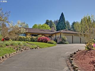 2880 Circle A Dr, Portland, OR 97229-3607