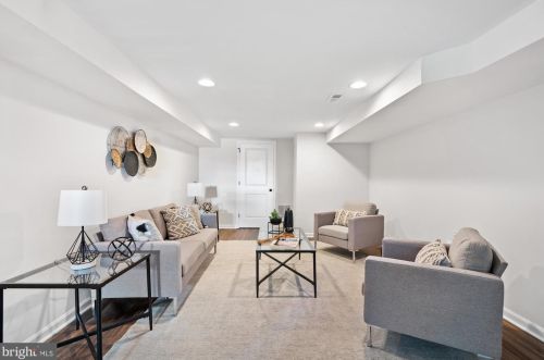 407 Greenbrier Dr, Silver Spring MD 20910-4230 exterior