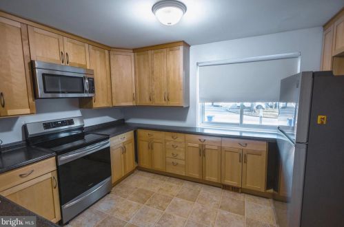 7481 Hickory Log Cir, Columbia MD  21045-5003 exterior
