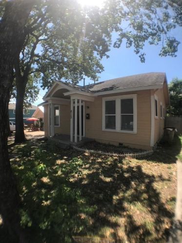 613 37th St, Austin TX  78705-1210 exterior