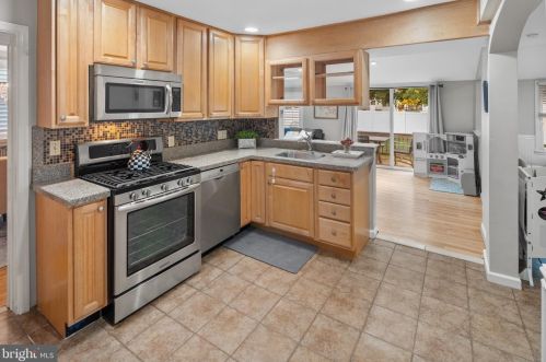 711 Greenman Rd, Tavistock NJ  08033-2719 exterior