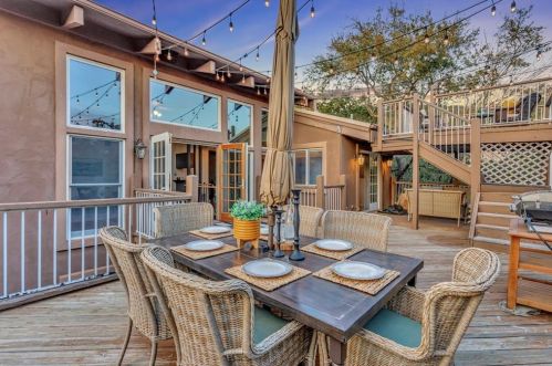 7037 Comanche Trl, Austin TX  78732-1006 exterior