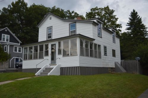 9 Woodbury St, Keene, NH 03431-2753