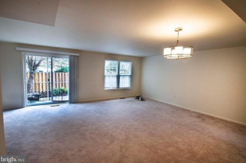 8045 Sleepy View Ln, Springfield VA  22153-2946 exterior