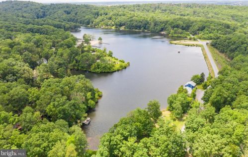 165 Gingerbread Ln, Harpers Ferry WV 25425-5591 exterior