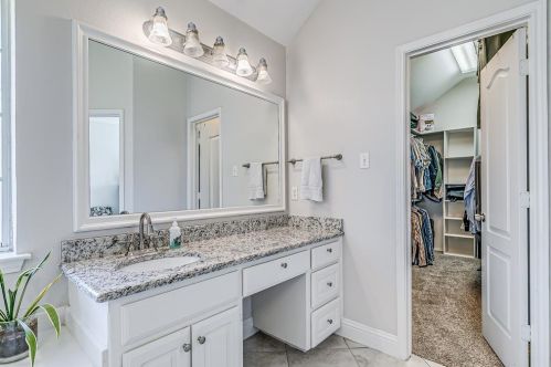 7308 Spring Oak Dr, North Richland Hills TX  76182-3708 exterior