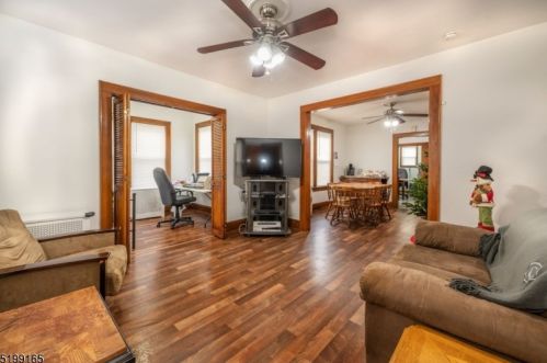 215 Totowa Rd, Paterson NJ 07512-2071 exterior