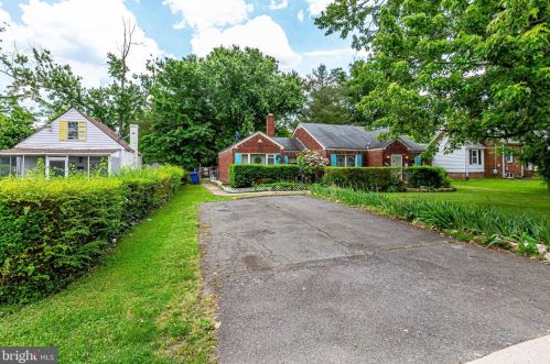 3435 Charles St, Falls Church, VA 22041-1901
