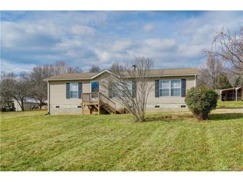 146 Thoroughbred Dr, Bells Cross Roads, NC 28166-8722