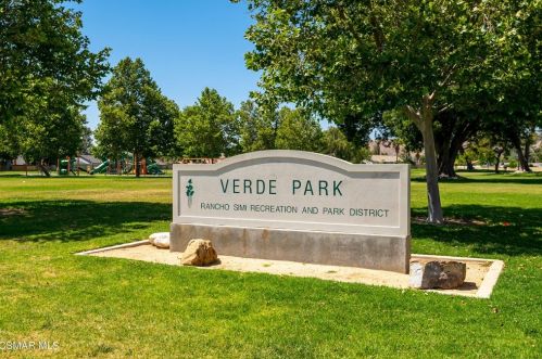2070 Avenida Placida, Simi Valley CA  93063-4034 exterior