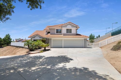 6924 Cypress Grove Dr, Riverside, CA 92506-6215