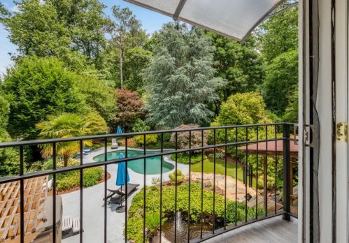 676 Hillpine Dr, Atlanta GA  30306-3277 exterior