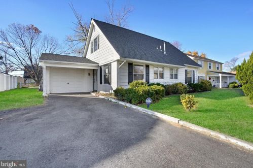 20 Buckeye Ln, Willingboro, NJ 08046-3919