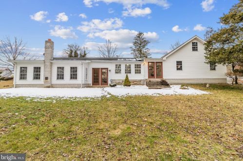 48 Calvin Unger Ln, Berkeley Springs WV 25411-5181 exterior