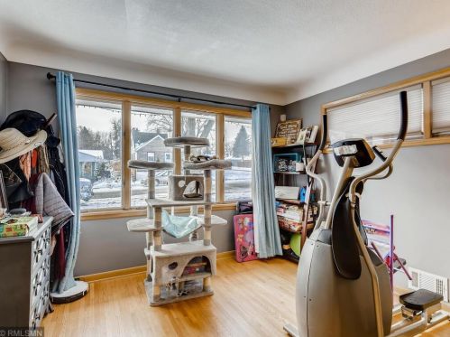 1005 Geranium Ave, Saint Paul MN  55106-2708 exterior