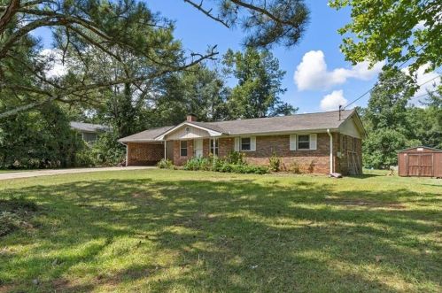 65 Knight Dr, Carrollton, GA 30116-7936