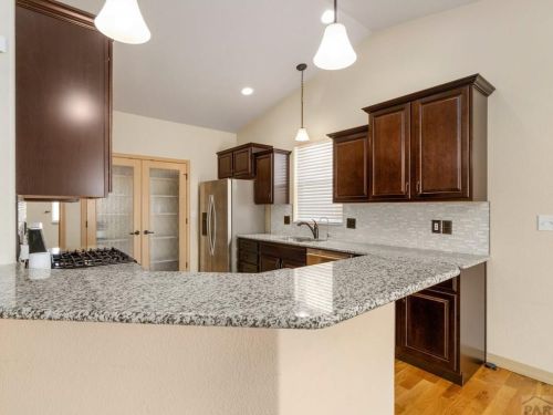 2211 Crestwood Ln, Pueblo CO  81008-2851 exterior