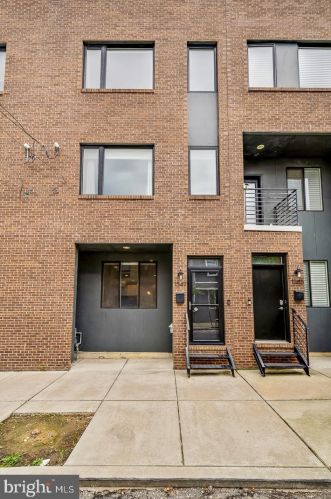 1347 Hancock St, Philadelphia, PA 19122-4522