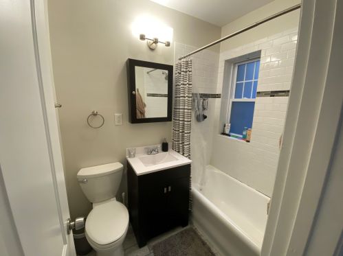2149 Fremont St, Chicago IL  60614-4429 exterior