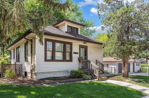 54 Peiffer Ave, Lemont, IL 60439-2902