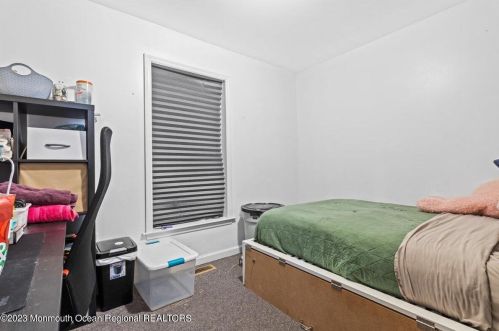 1317 Washington Ave, Tinton Falls NJ 07701-5760 exterior