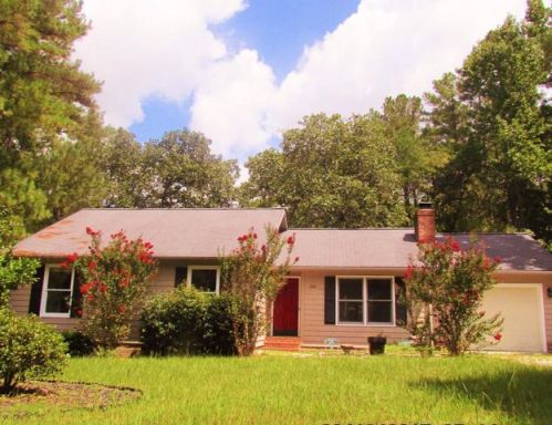 220 Sandhills Cir, Pinehurst, NC 28374-7032