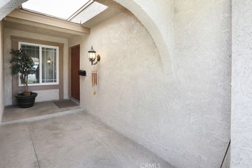 108 Connie Cir, Anaheim, CA 92806-3832