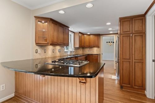 325 Hunters Gln Ct, Atlanta GA  30328-1710 exterior