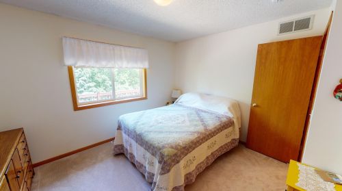 7322 31st St, Saint Paul MN  55128-4030 exterior