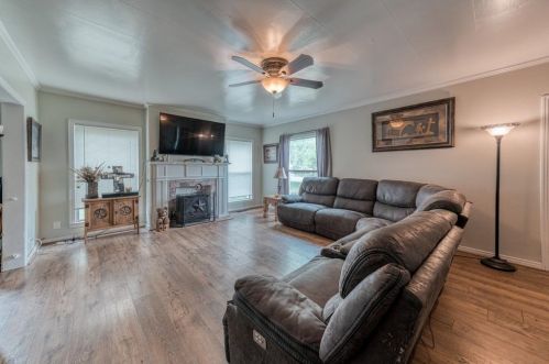 504 Housley St, Strawn, TX 76475-5117