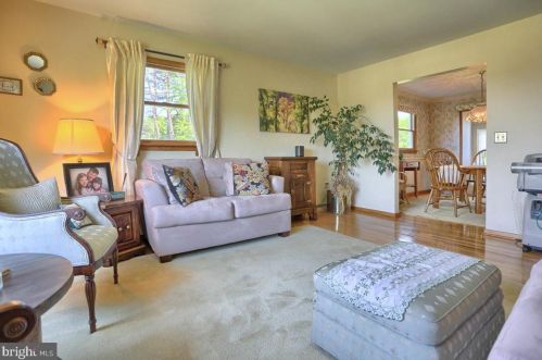 945 Cranes Gap Rd, Carlisle PA  17013-9677 exterior