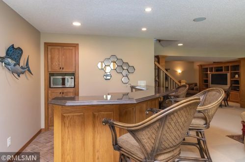 5 Hawthorne Ct, Saint Paul MN  55127-6476 exterior