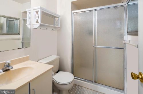 92 Wyndham Pl, Trenton NJ 08691-3127 exterior