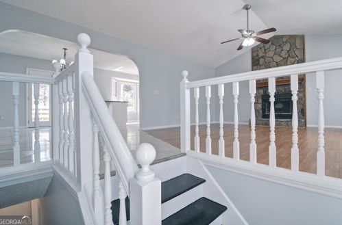 1192 Mountain Springs Dr, Kennesaw GA  30144-5611 exterior