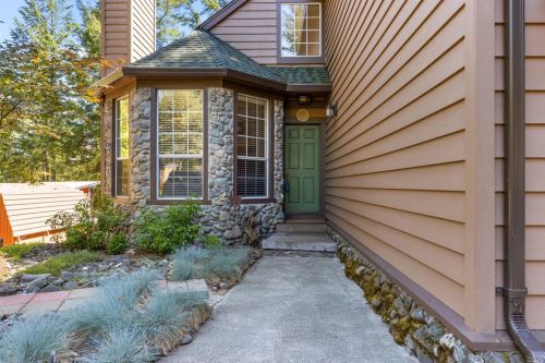 3201 Primrose Dr, Willits, CA 95490-8550