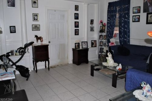 435 11th Ave, Paterson, NJ 07514-2401