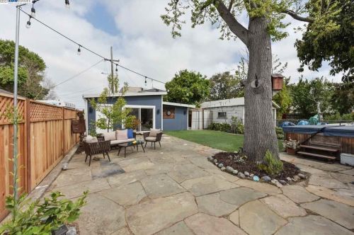 220 Stoakes Ave, San Leandro CA 94577-1734 exterior