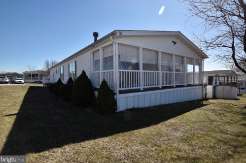 50 Raptor Dr, Hanover PA 17331-8158 exterior