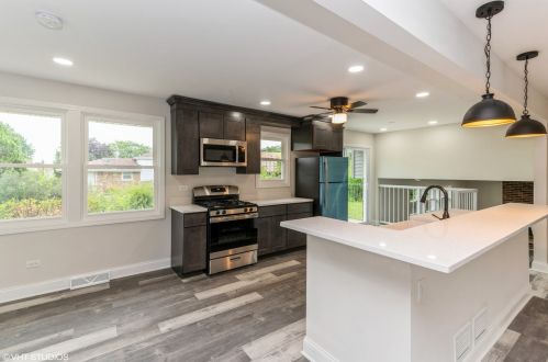 6321 Beaver Dam Rd, Matteson, IL 60443-1307