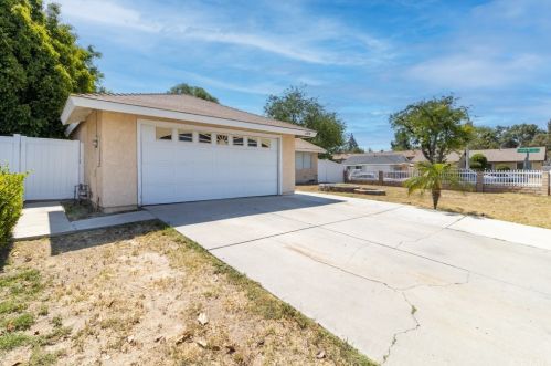 6878 Phoenix Ave, Riverside, CA 92504-2020