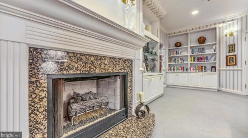 2304 Windrow Dr, Princeton NJ 08540-5020 exterior