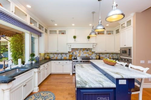 1015 Tiger Tail Dr, Riverside CA  92506-5423 exterior