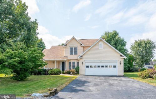 141 Hastings Dr, Falling Waters, WV 25419-4644