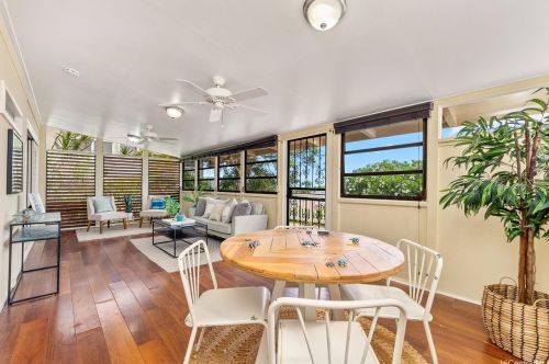 4933 Waa St, Honolulu HI  96821-1445 exterior