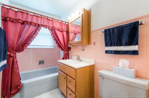 452 Aztec Dr, Carol Stream IL  60188-1586 exterior