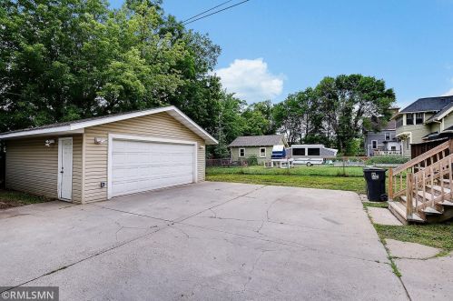 1061 Desoto St, Saint Paul MN  55130-3846 exterior