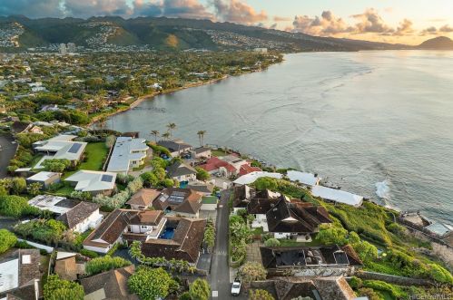 4140 Black Pt Rd, Honolulu HI  96816-4846 exterior