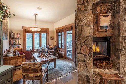 10221 Dick Barter, Truckee CA  96161-5172 exterior