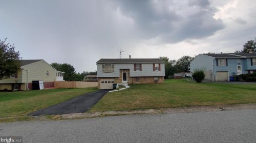 4325 Winchester Rd, York, PA 17315-3441