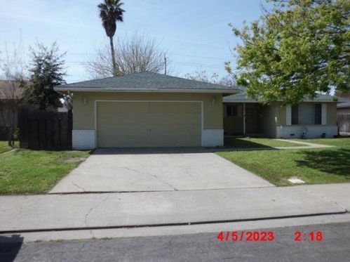 2801 Campbell Ln, Modesto, CA 95350-2006